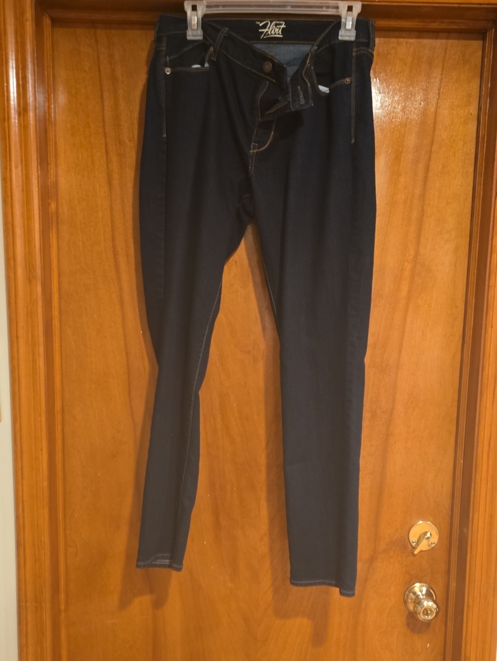 Old Navy Women's Skinny Jeans in Dark Wash Blue